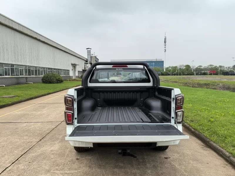 Isuzu RE-MAX Camionnette diesel | Transmission manuelle pour les concessionnaires mondiaux