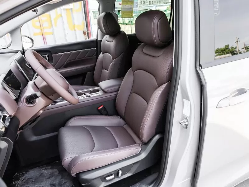 Wuling Starlight 730 2026 1.5T CVT Premium Monospace 7 places pour le transport familial et de passagers