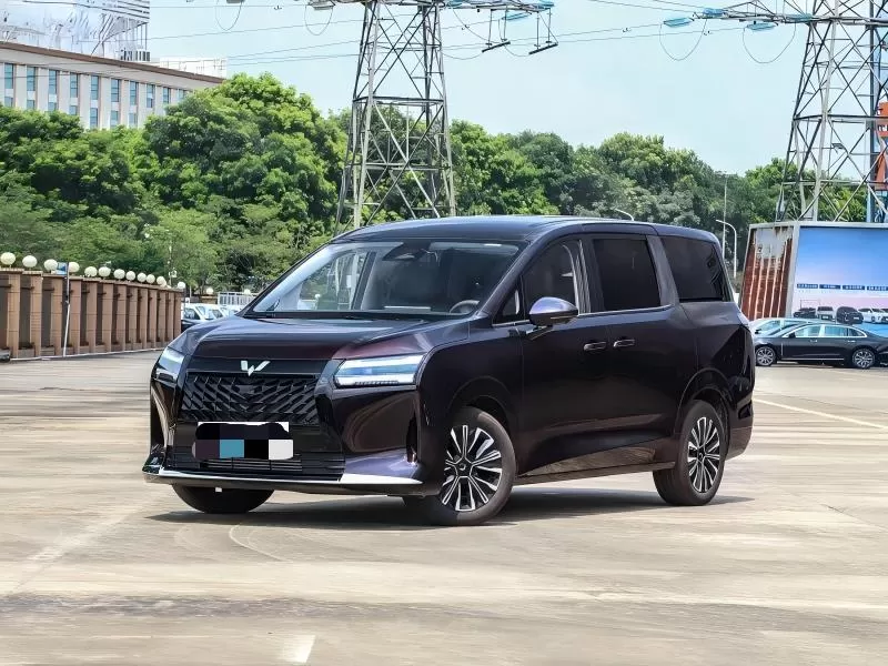 Wuling Starlight 730 2026 1.5T CVT Premium Monospace 7 places pour le transport familial et de passagers
