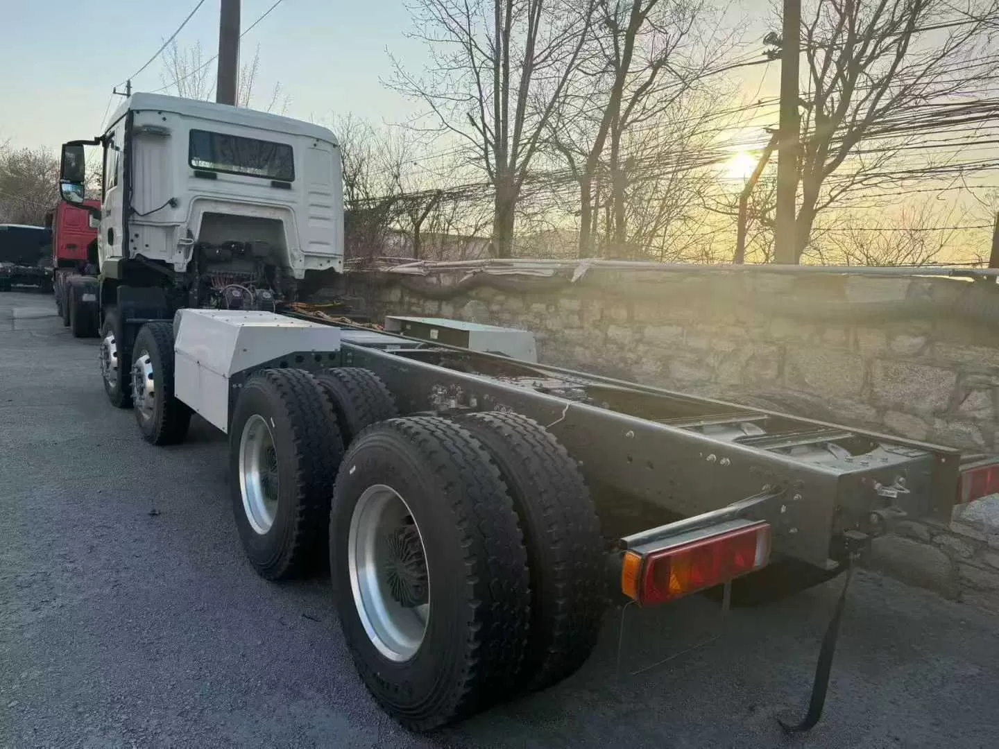 Camion tracteur Sinotruk Howo TX 6 × 4 camion d'occasion à vendre en Chine