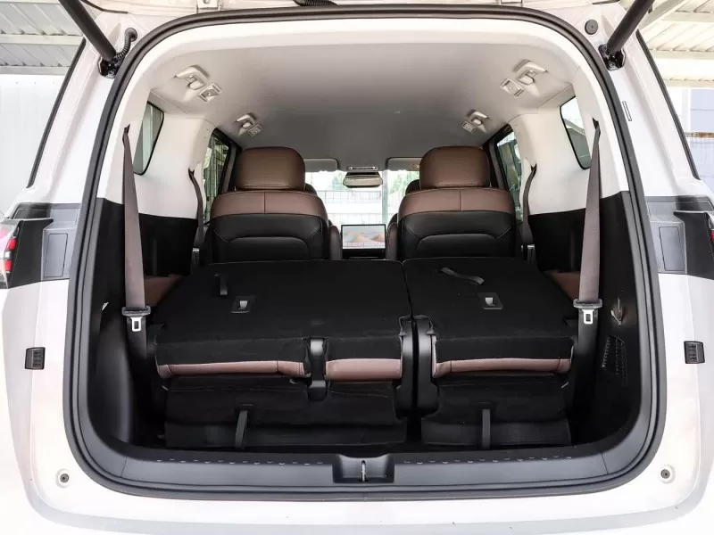 Wuling Starlight 730 2026 1.5T CVT Premium Monospace 7 places pour le transport familial et de passagers
