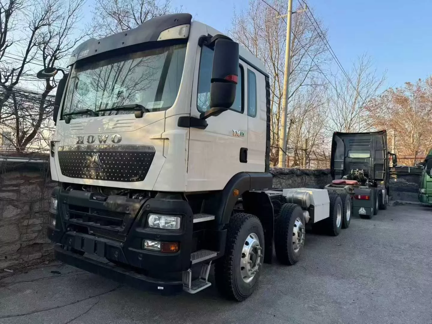 Camion tracteur Sinotruk Howo TX 6 × 4 camion d'occasion à vendre en Chine