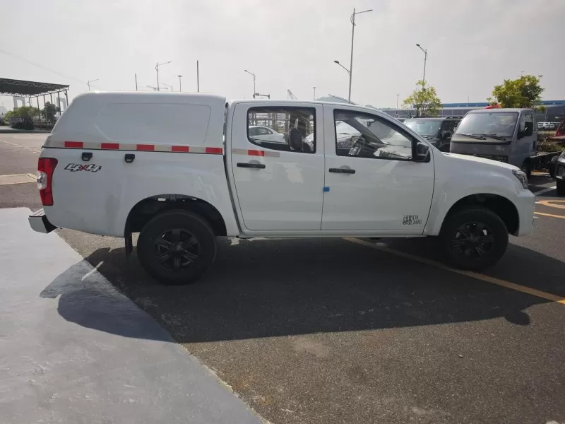 Isuzu RE-MAX Pickup diesel manuel avec cache-bagages amovible