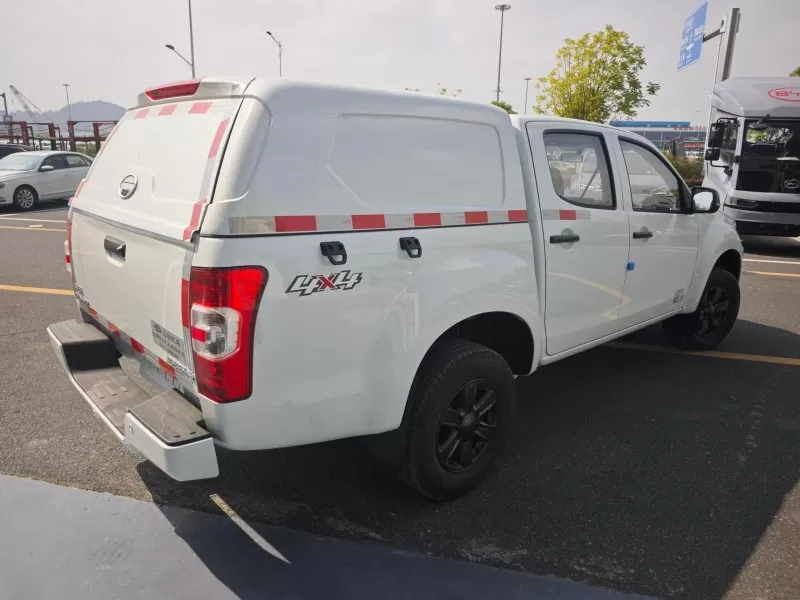 Isuzu RE-MAX Pickup diesel manuel avec cache-bagages amovible